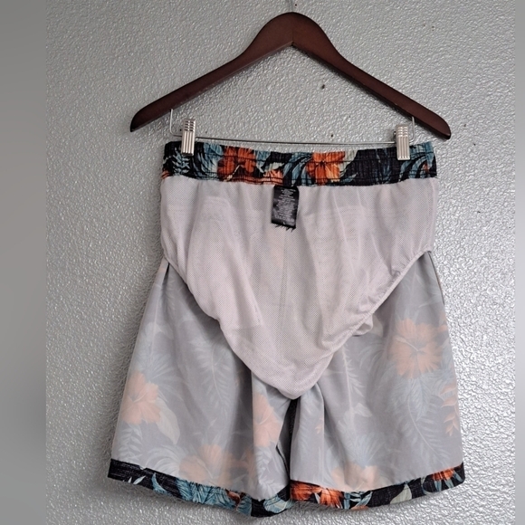 Pipeline Men's Hawaiian Print Swim Trunks   Size L - Picture 5 of 7